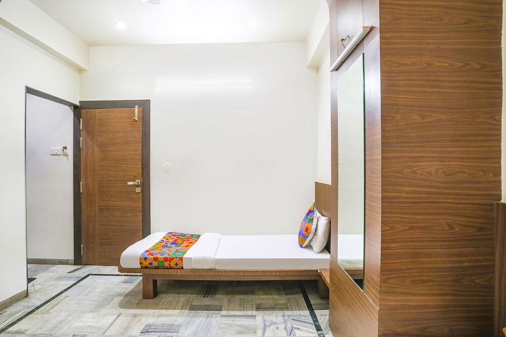 Нашик: Fabhotel City Palace I