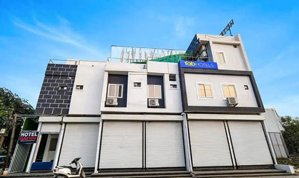 Индаур: Fabhotel One Stay