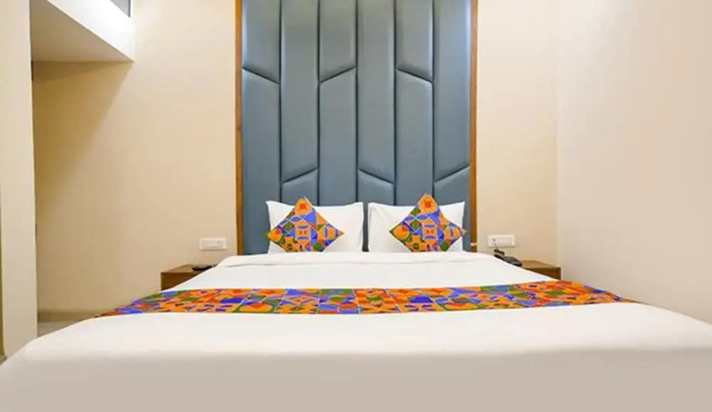 Индаур: Fabhotel One Stay
