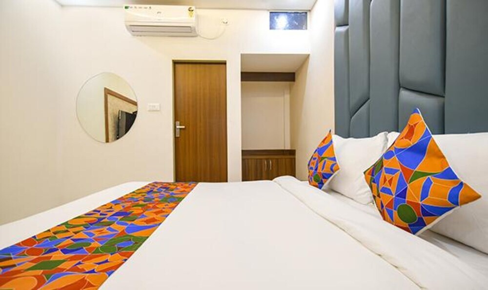 Индаур: Fabhotel One Stay