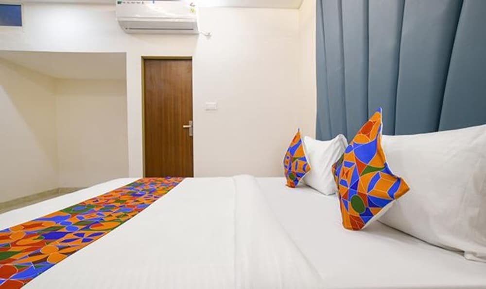 Индаур: Fabhotel One Stay