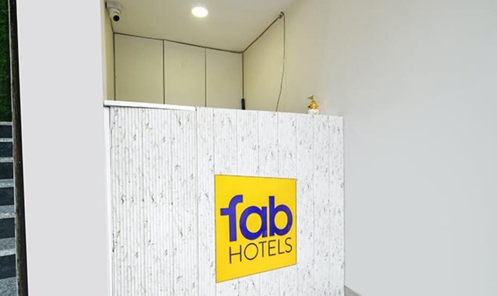 Индаур: Fabhotel One Stay