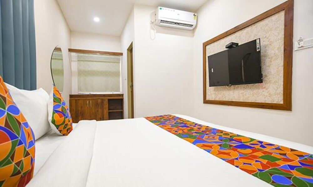 Индаур: Fabhotel One Stay