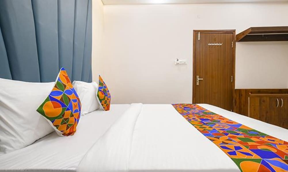 Индаур: Fabhotel One Stay