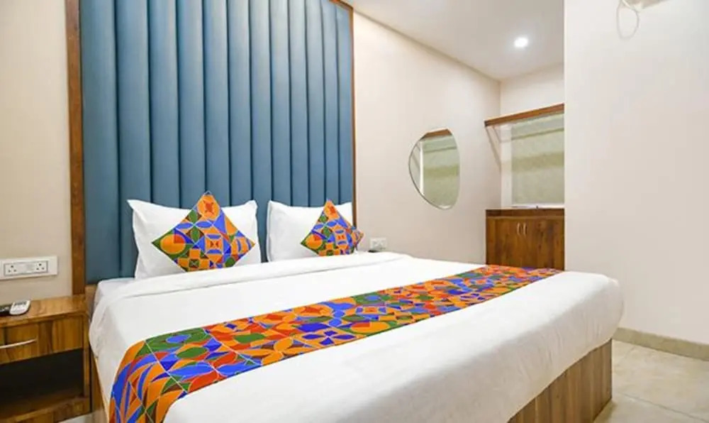 Индаур: Fabhotel One Stay