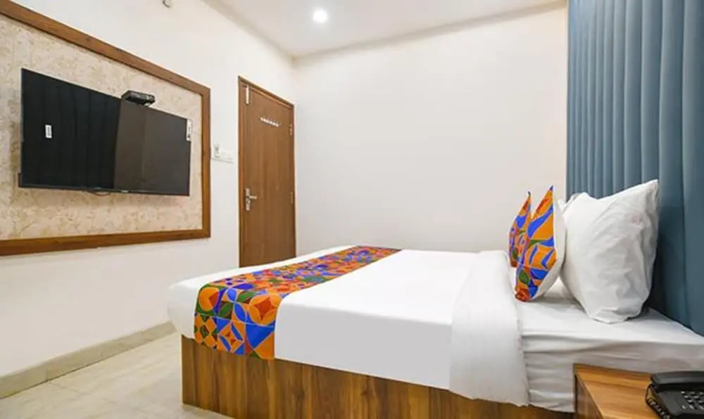 Индаур: Fabhotel One Stay