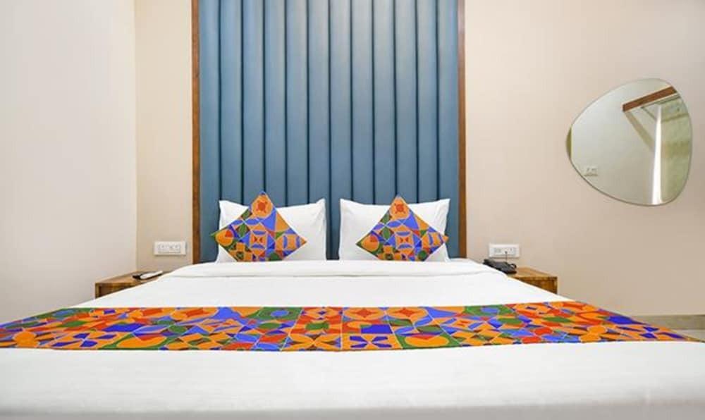 Индаур: Fabhotel One Stay