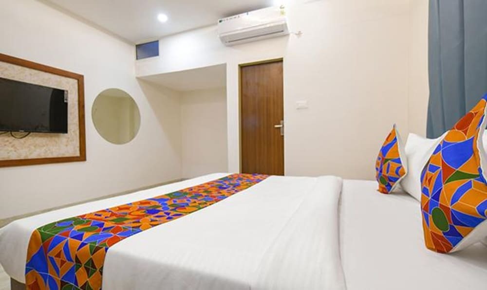 Индаур: Fabhotel One Stay