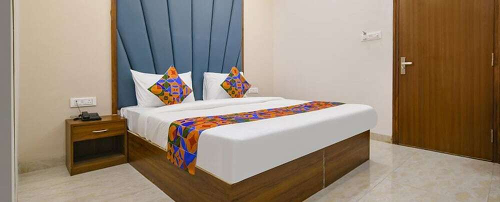 Индаур: Fabhotel One Stay