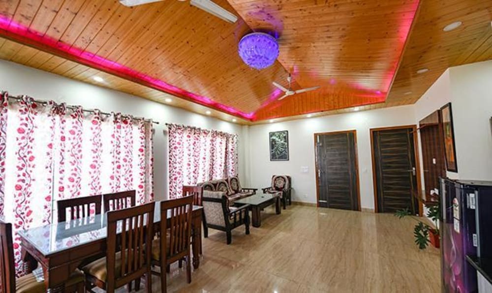 Дхарампур: Fabhotel The Kasauli Heavens