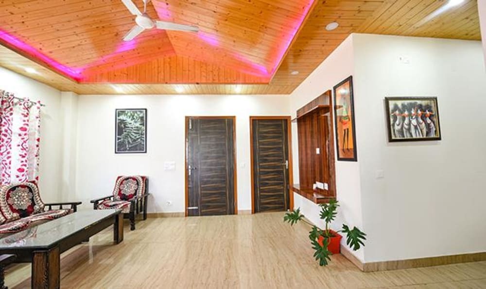 Дхарампур: Fabhotel The Kasauli Heavens