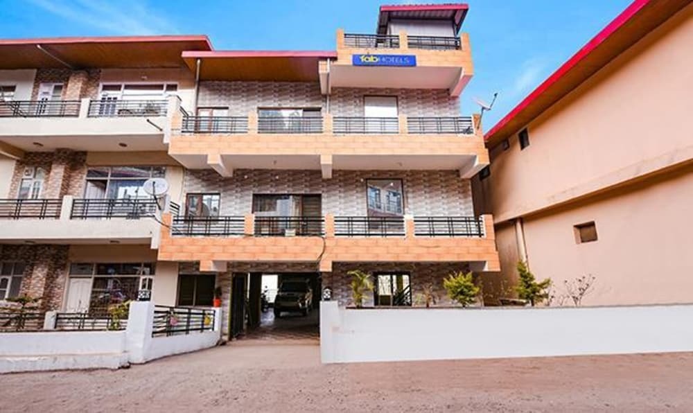 Дхарампур: Fabhotel The Kasauli Heavens