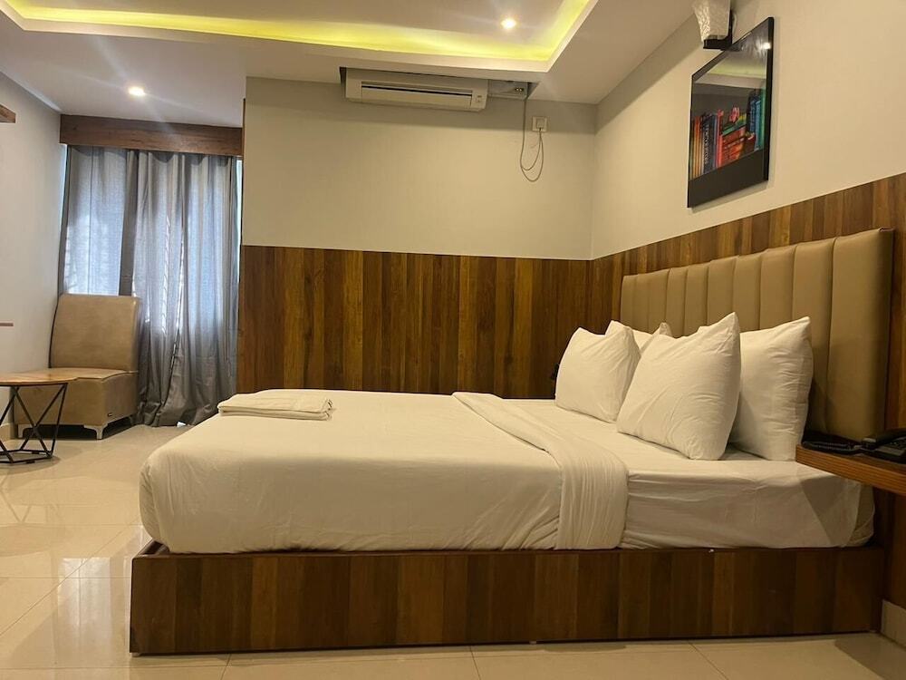 Бангалор: Avenue Suites