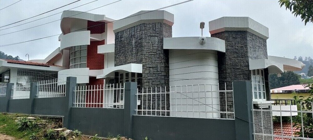 Ути: Myspace Holiday Inn - Ooty