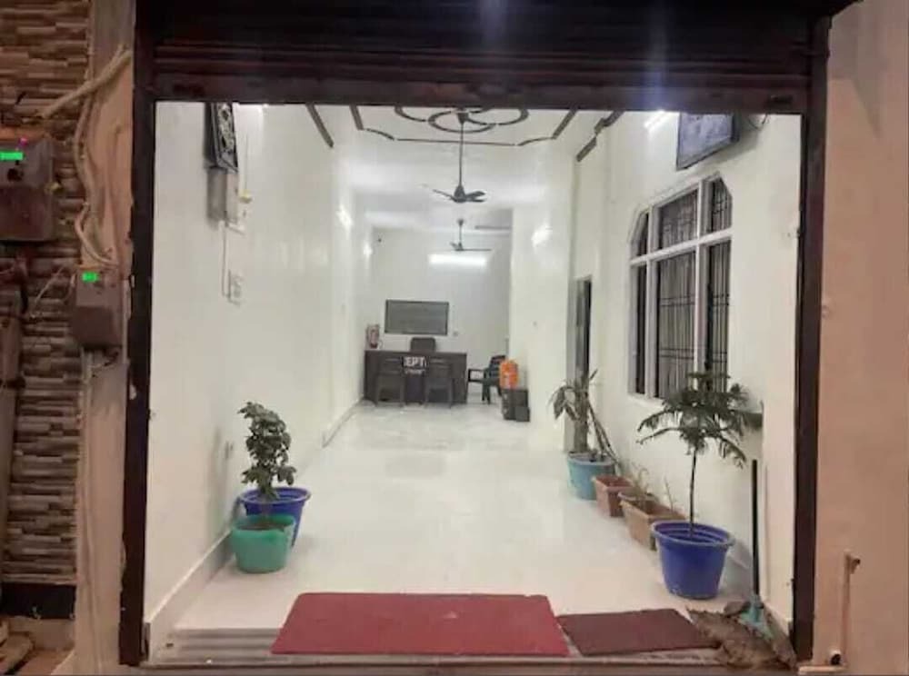 Файзабад: Shree Jee Home Stay