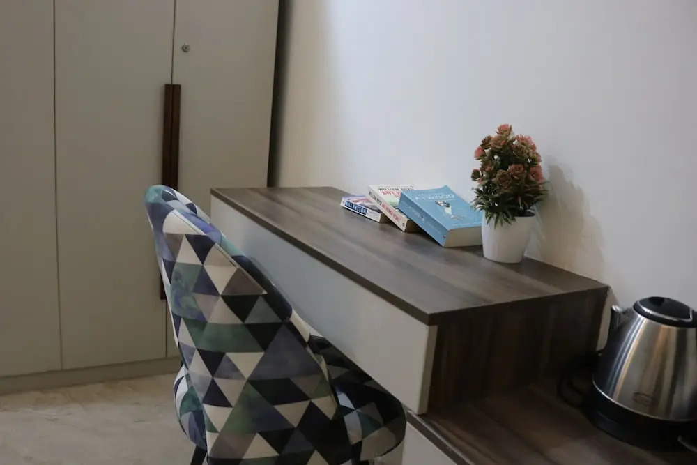 Гуруграм: AVA Hotels & Corporates Millennium City