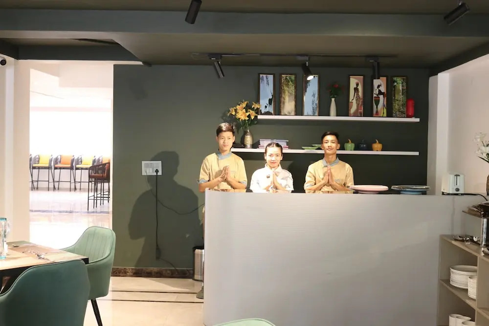 Гуруграм: AVA Hotels & Corporates Millennium City