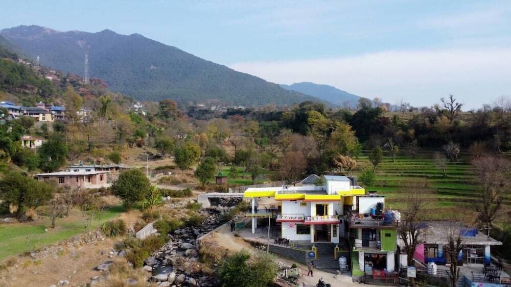 Бир: The Lost Hostels-Bir - Landing Site