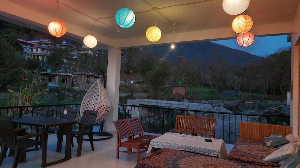 Бир: The Lost Hostels-Bir - Landing Site