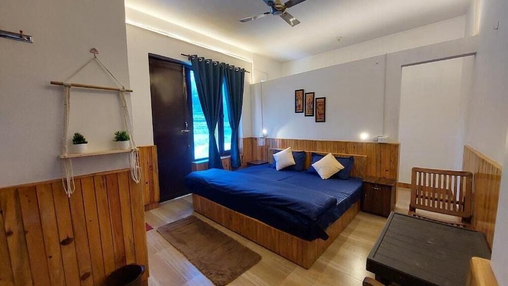 Бир: The Lost Hostels-Bir - Landing Site