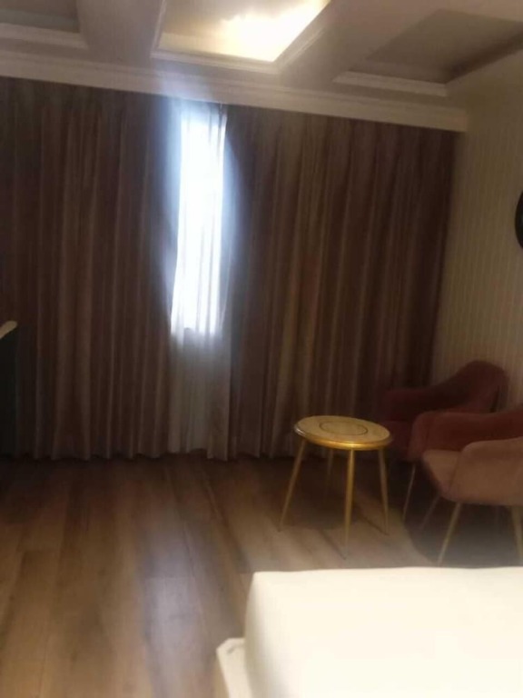 Дехрадун: Sapphire Sky Hotel