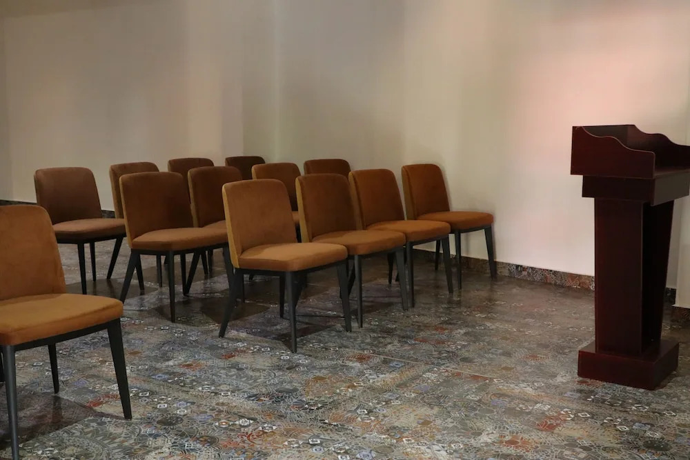 Вайпин: Hotel Seven Lights