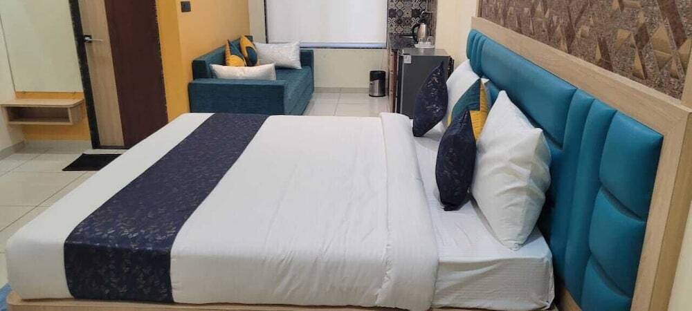 Индаур: Hotel Sarika International