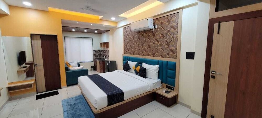 Индаур: Hotel Sarika International