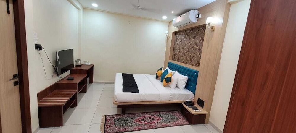 Индаур: Hotel Sarika International