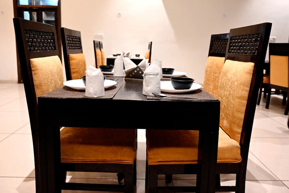 Рева: Hotel Badrika Inn