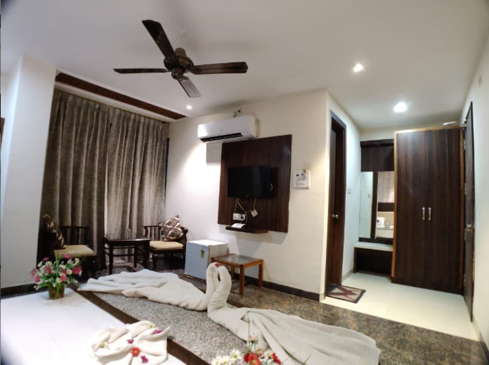 Рева: Hotel Badrika Inn