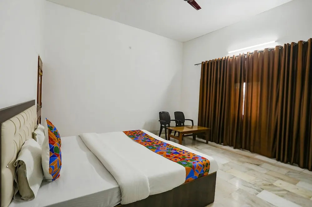 Варанаси: Fabexpress Prashansa Palace