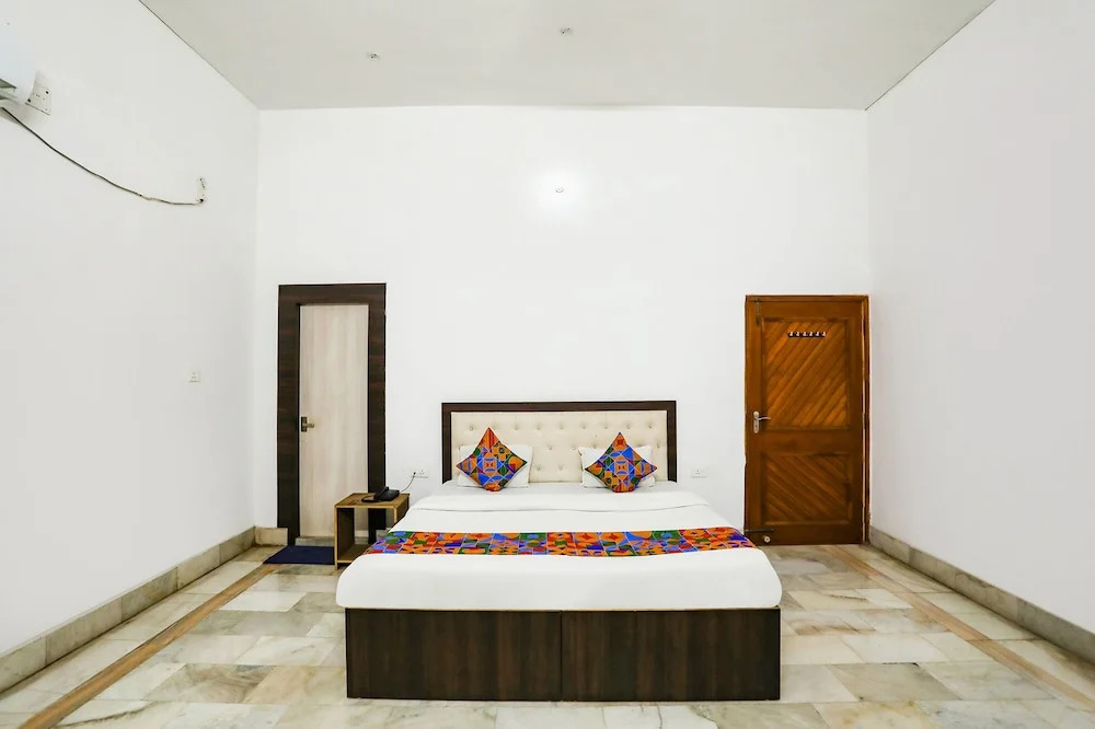 Варанаси: Fabexpress Prashansa Palace