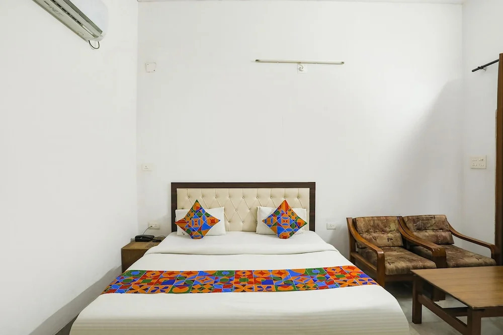 Варанаси: Fabexpress Prashansa Palace