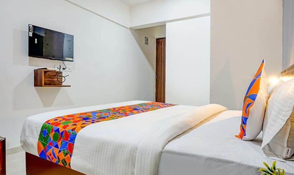 Вакад: FabHotel Ambience Executive