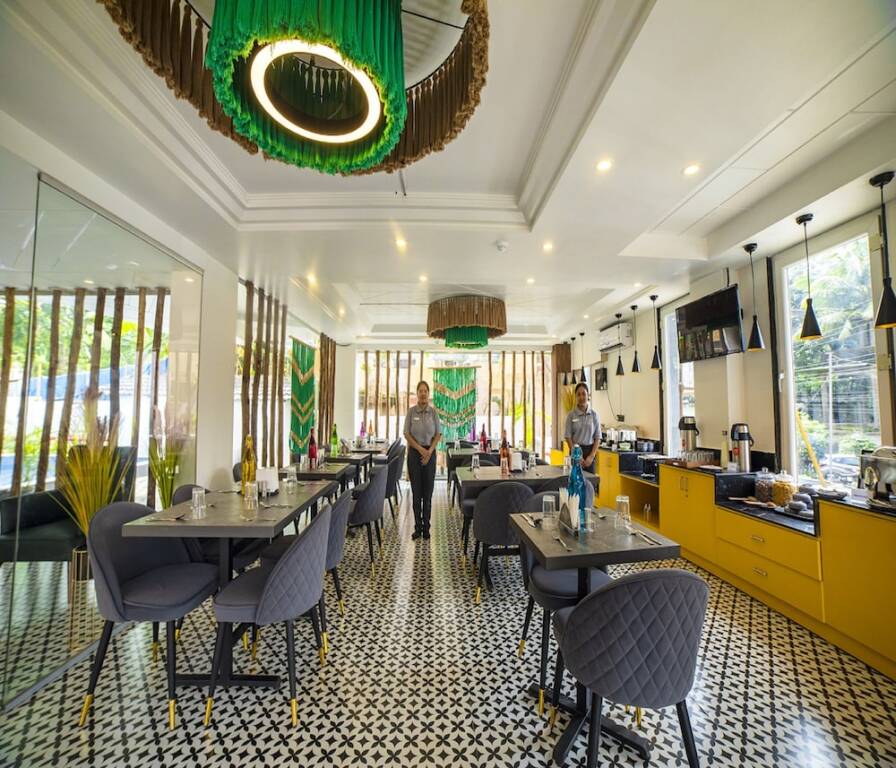 Верем: HUE GUH The Porto Candolim