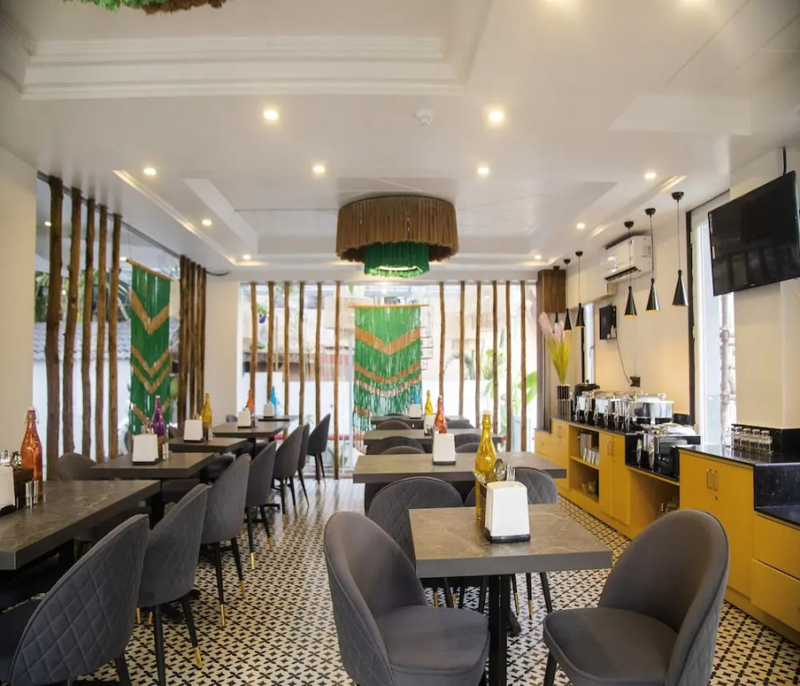 Верем: HUE GUH The Porto Candolim