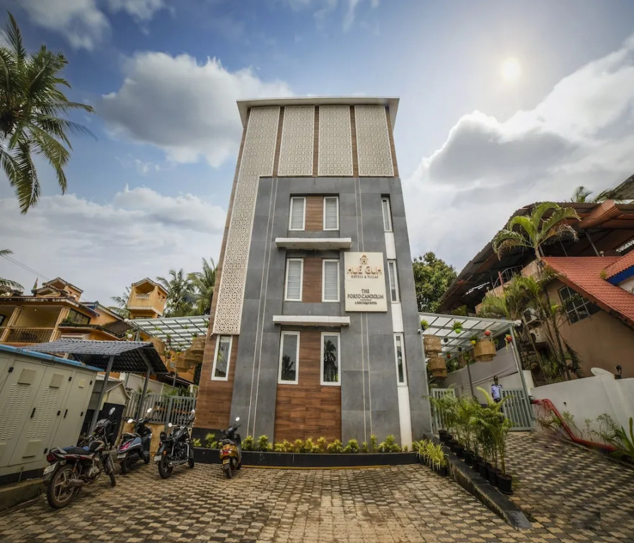 Верем: HUE GUH The Porto Candolim