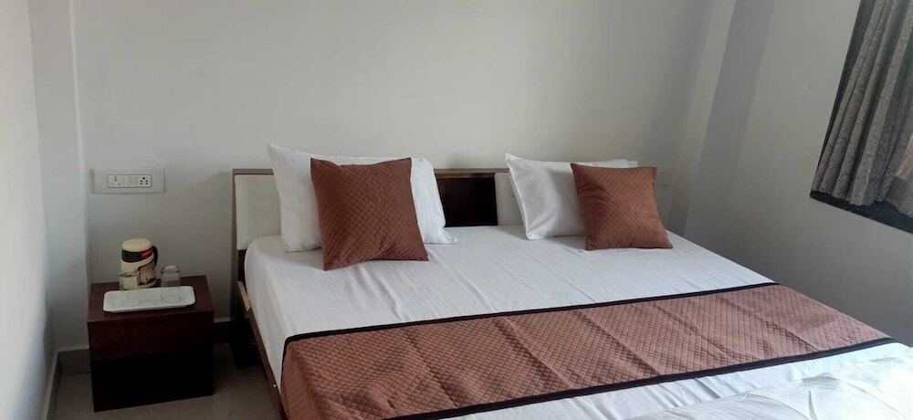 Коси: Brajdham Hotel Barsana