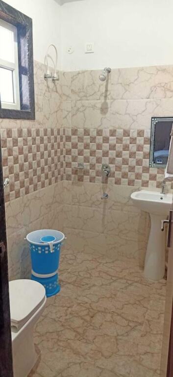Коси: Brajdham Hotel Barsana