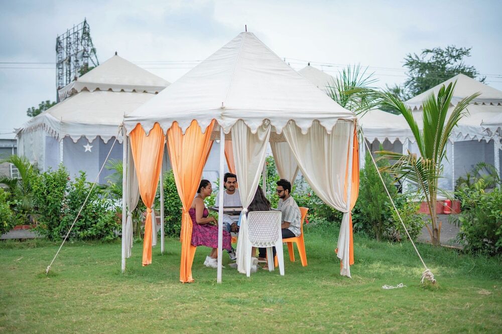 Гарудешвар: Unity Holiday Tent City