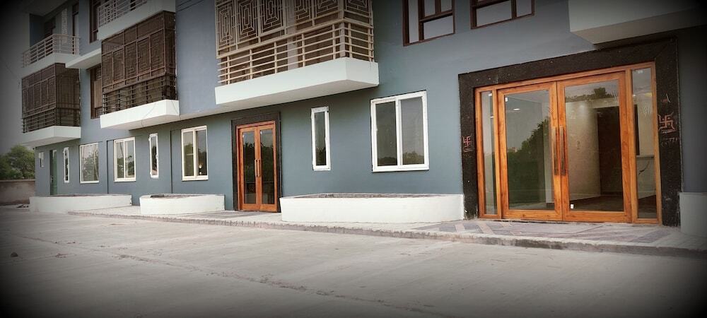 Вриндаван: The Grand ND Resort