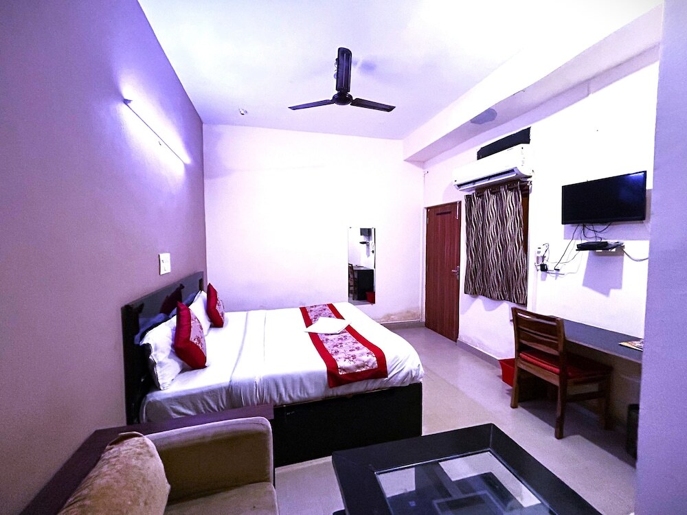 Нойда: Mehak Palace