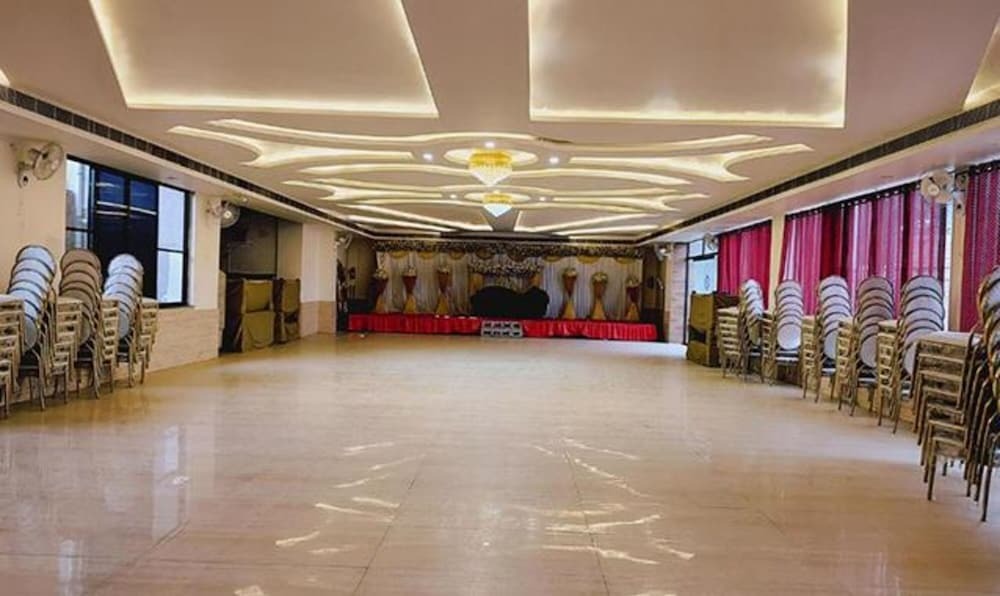 Айодхья: Fabhotel Elegance