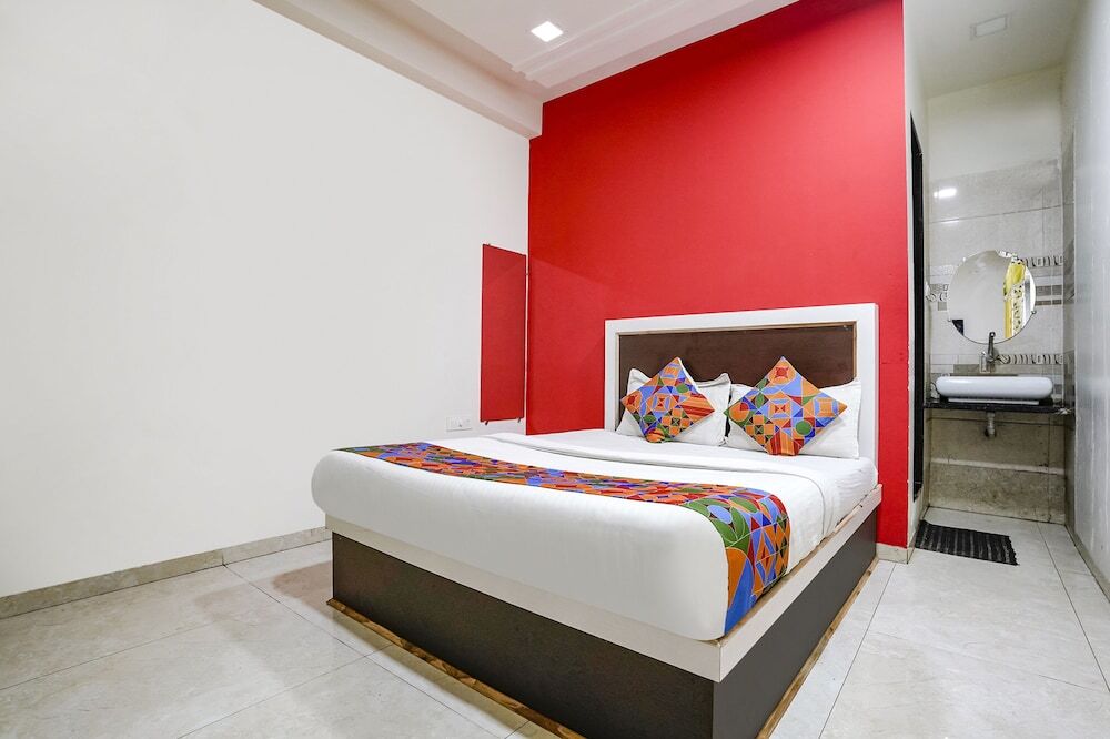 Нашик: Fabexpress Sai Lodging