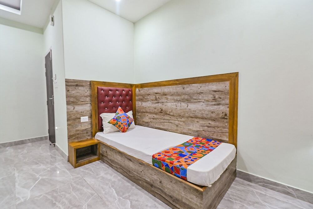 Гувахати: Fabexpress Siddhi Villa