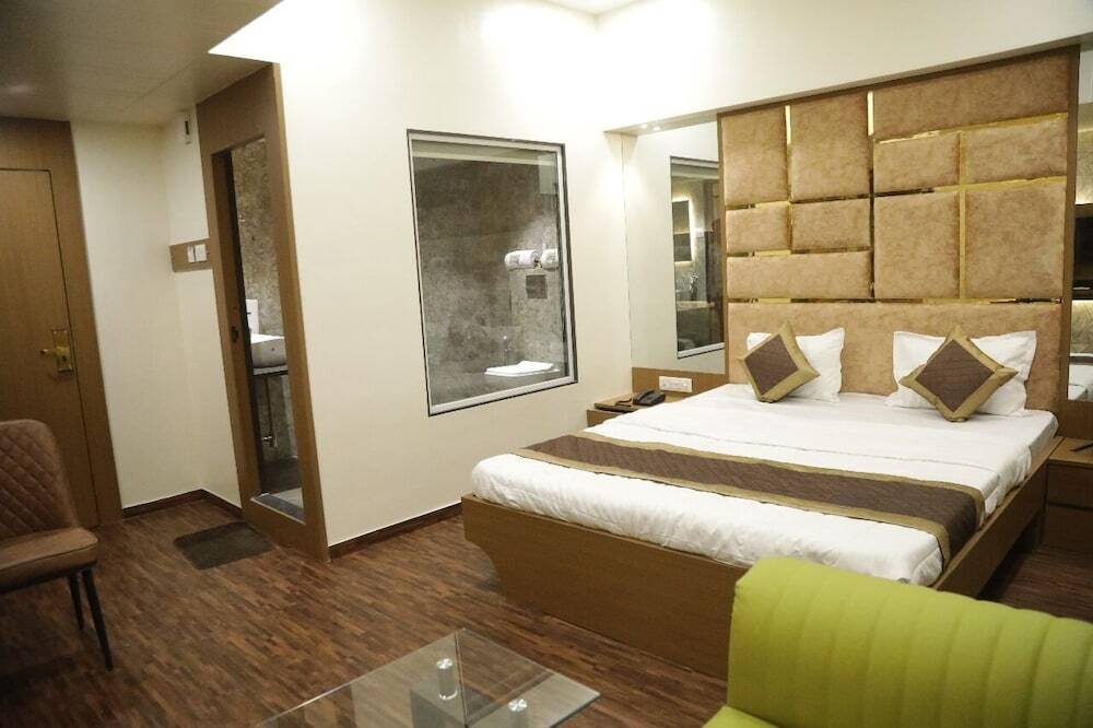 Тхане: Hotel M Residency