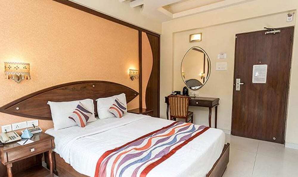 Мумбаи: Fabhotel Poco Loco