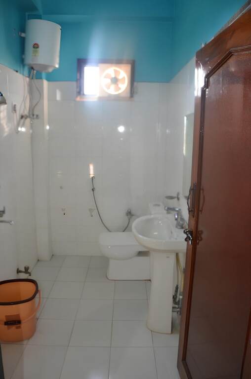 Питорагарх: Hotel Monal