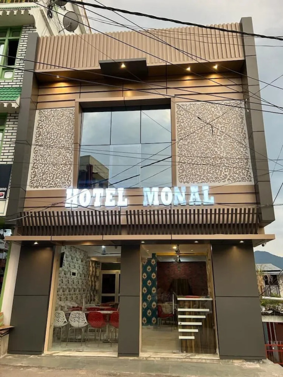 Питорагарх: Hotel Monal